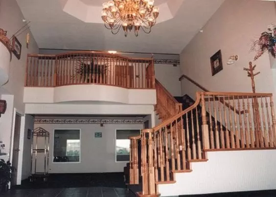 Отель GuestHouse Inn & Suites Dillon