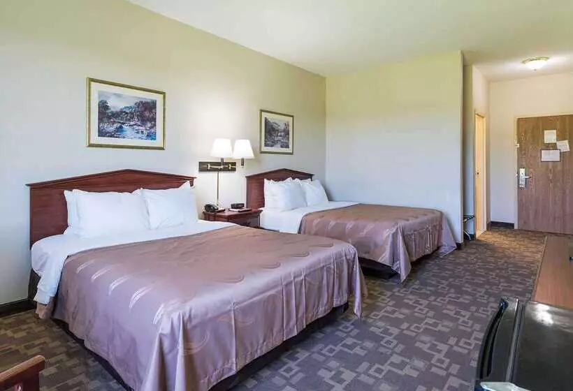 בית מלון כפרי Quality Inn & Suites Schoharie Near Howe Caverns