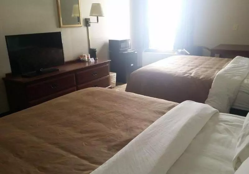 בית מלון כפרי Quality Inn & Suites Schoharie Near Howe Caverns