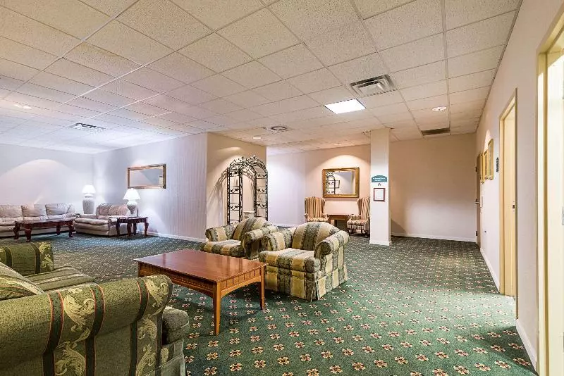 בית מלון כפרי Quality Inn & Suites Schoharie Near Howe Caverns