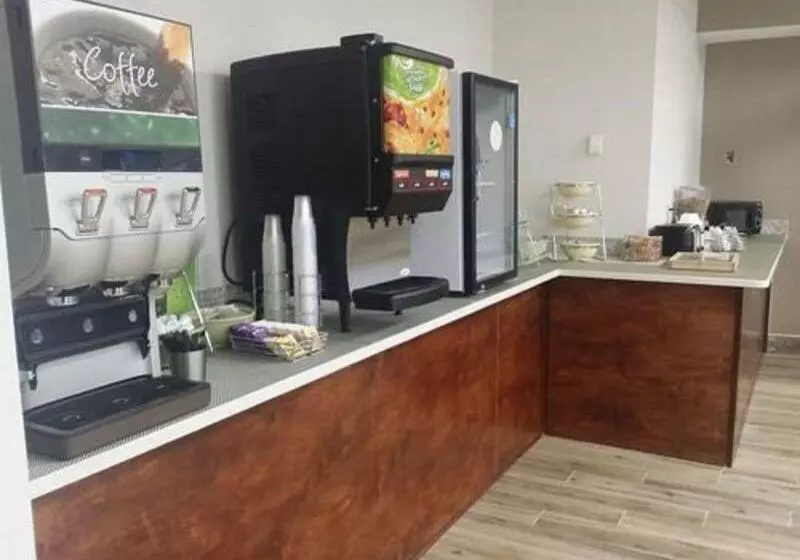 בית מלון כפרי Quality Inn & Suites Schoharie Near Howe Caverns