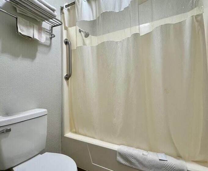 호텔 Rodeway Inn Church Hill  Tri Cities Area