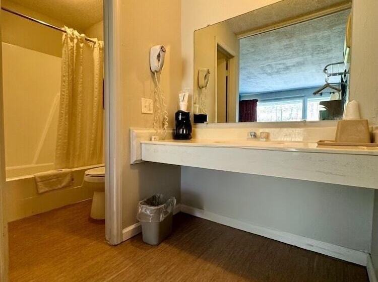 호텔 Rodeway Inn Church Hill  Tri Cities Area