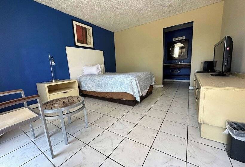 בית מלון כפרי Travelodge By Wyndham Lumberton