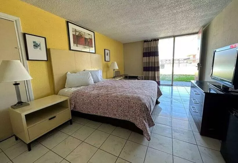 호텔 Travelodge By Wyndham Lumberton