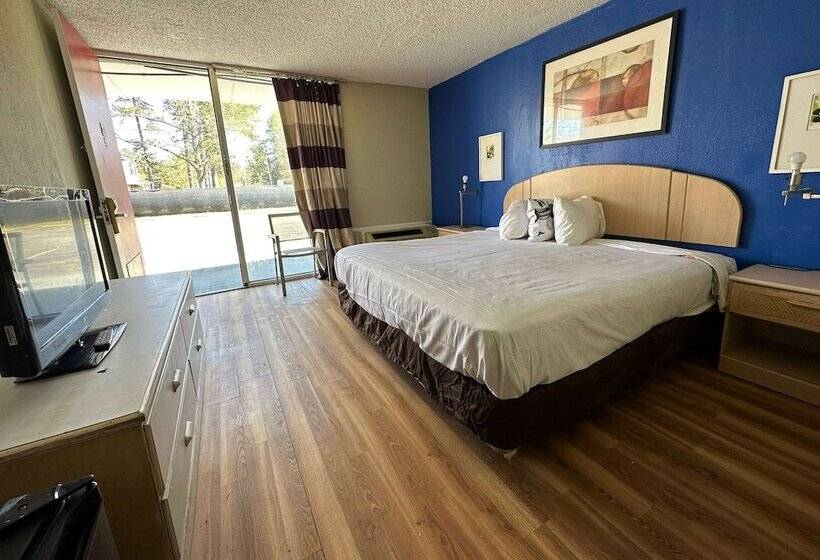 בית מלון כפרי Travelodge By Wyndham Lumberton