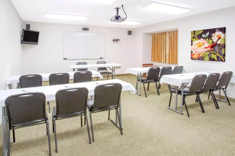 Microtel Inn And Suites Gassaway