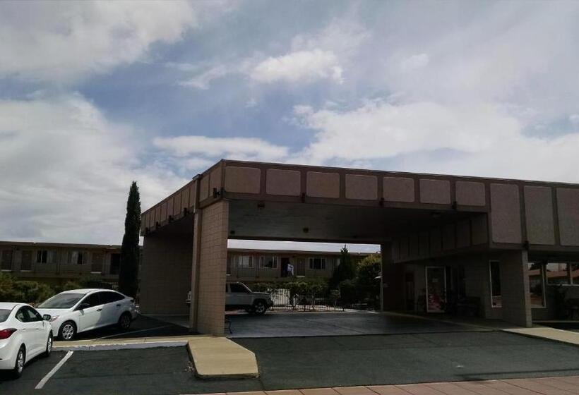 فندق على الطريق Lake Powell Canyon Inn