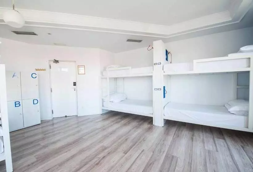 هاستل Safestay Madrid Central