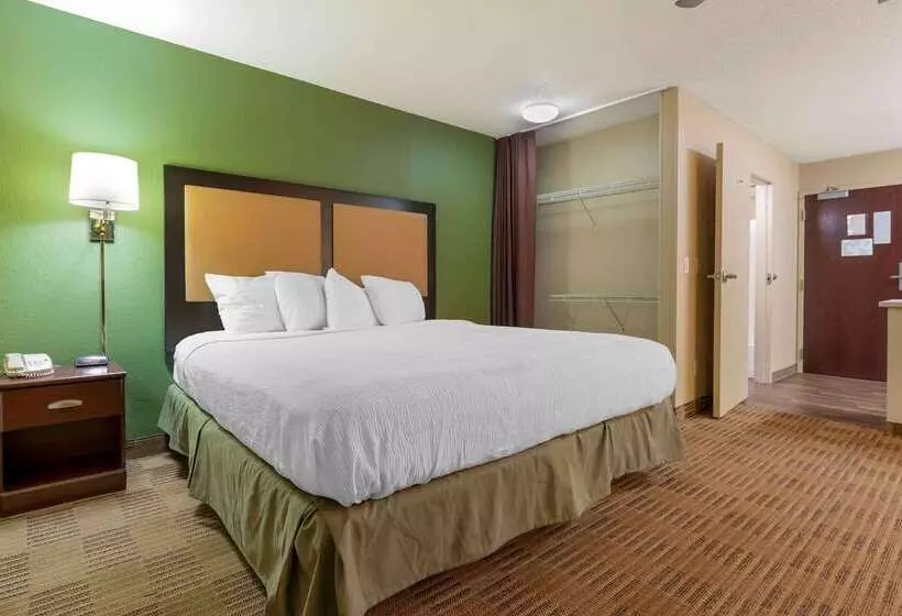 Extended Stay America Suites   Chicago   Schaumburg   I 90