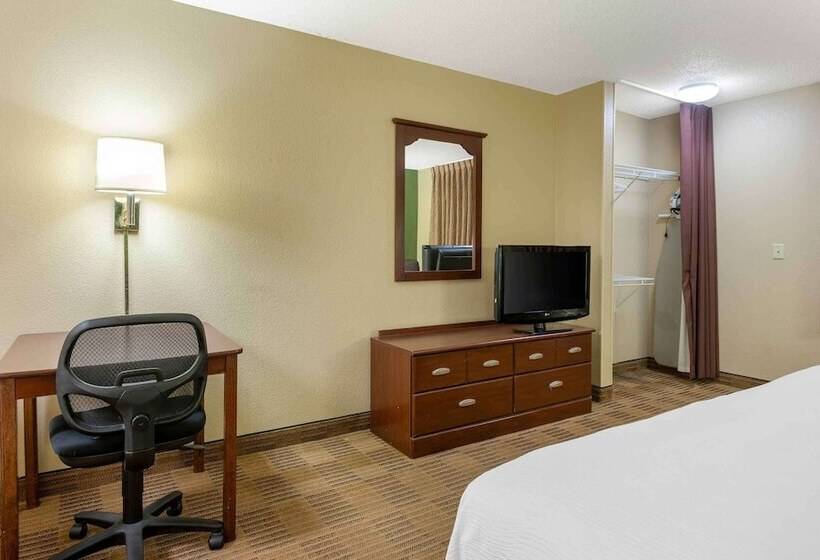 Extended Stay America Suites   Chicago   Schaumburg   I 90