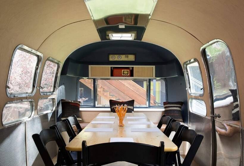 فندق Basecamp Tahoe South