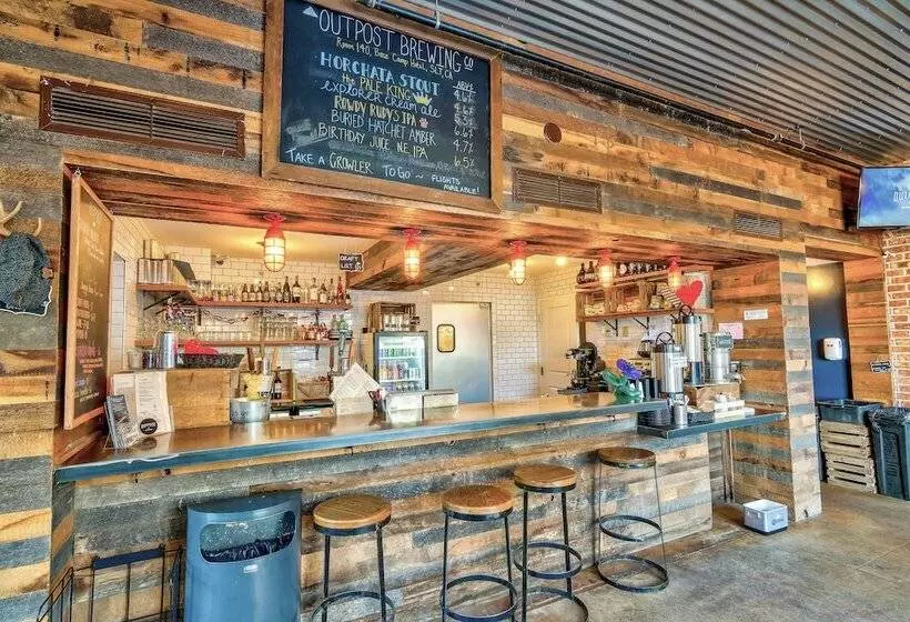 Hotel Basecamp Tahoe South