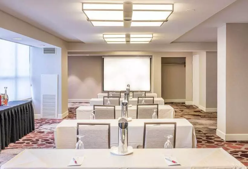 酒店 Chicago Marriott Suites Deerfield