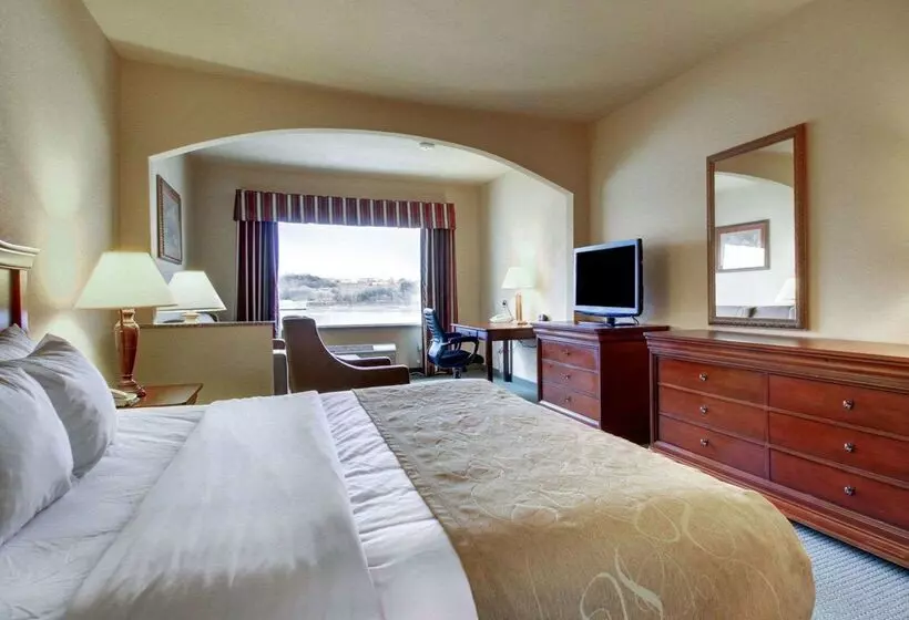 酒店 Clarion Suites