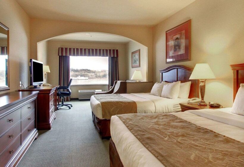 호텔 Clarion Suites