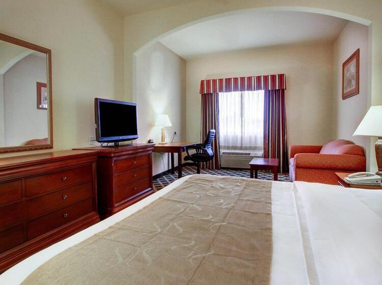 호텔 Clarion Suites