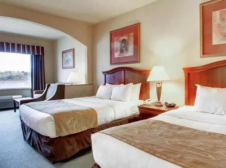 酒店 Clarion Suites