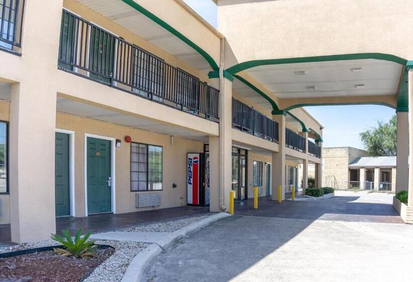 בית מלון כפרי Country Hearth Inn & Suites San Antonio Medical Center