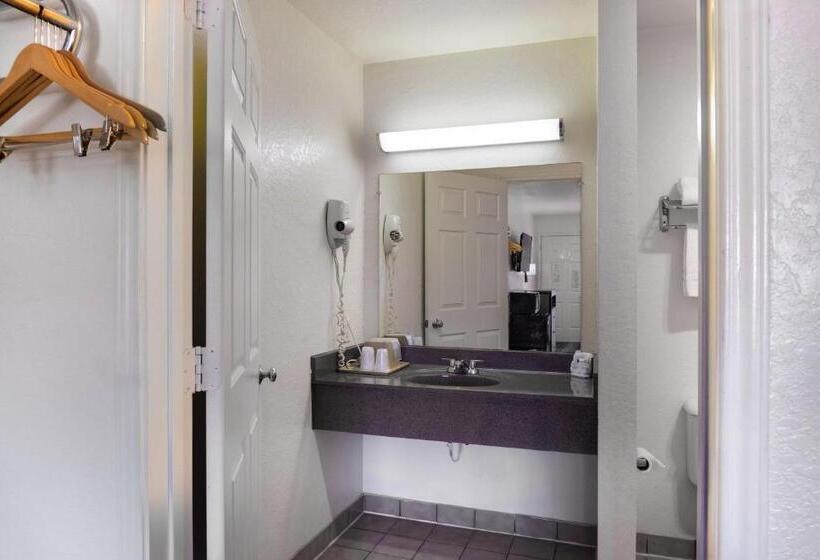 בית מלון כפרי Country Hearth Inn & Suites San Antonio Medical Center