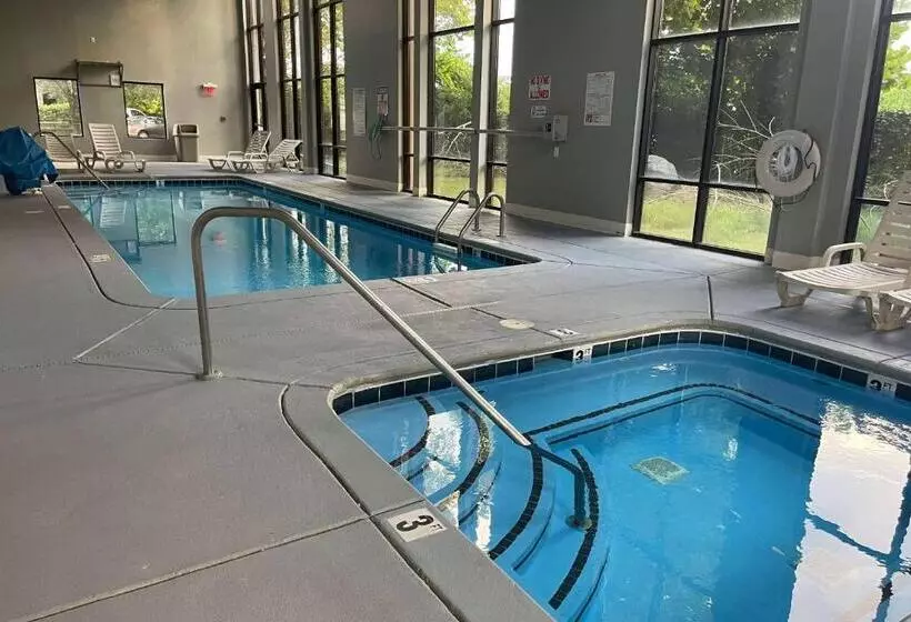 호텔 Days Inn & Suites By Wyndham Murfreesboro