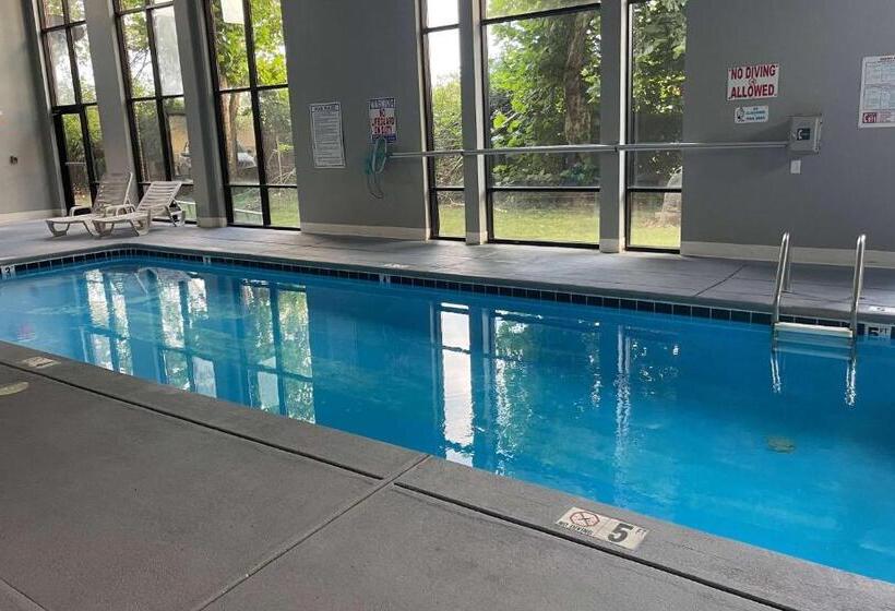 호텔 Days Inn & Suites By Wyndham Murfreesboro