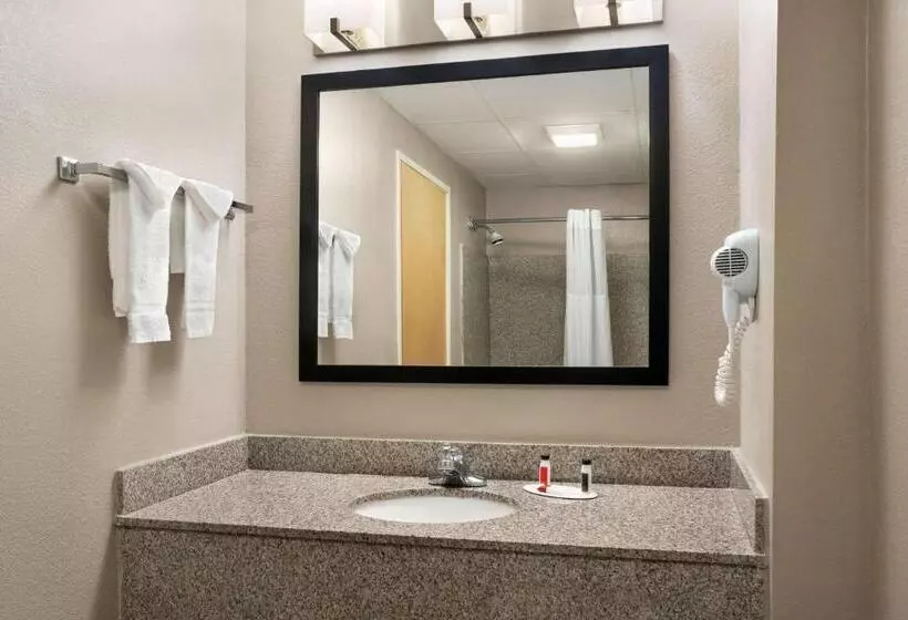 호텔 Days Inn & Suites By Wyndham Murfreesboro