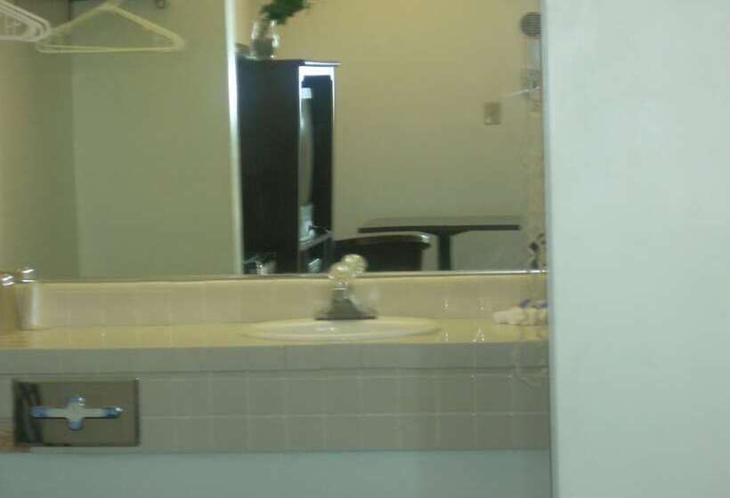 هتل Economy Inn Seaside