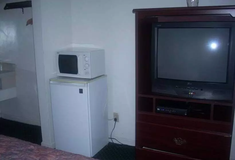 בית מלון כפרי Economy Inn Seaside