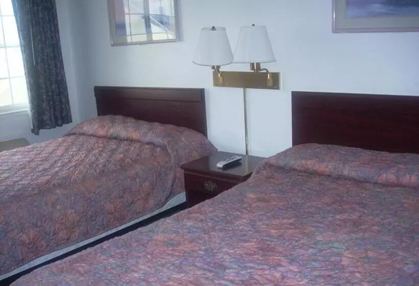 בית מלון כפרי Economy Inn Seaside