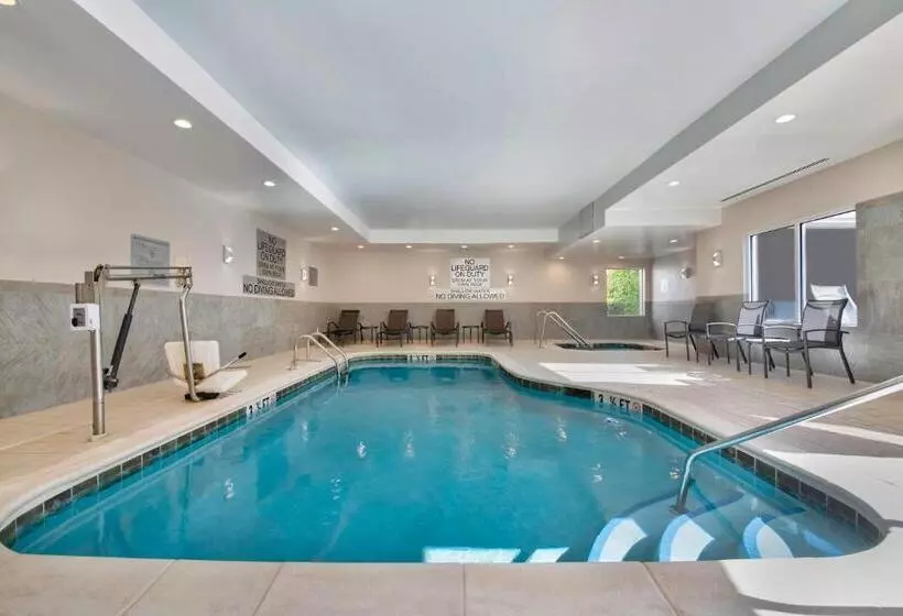 בית מלון כפרי Fairfield Inn & Suites By Marriott Greenwood