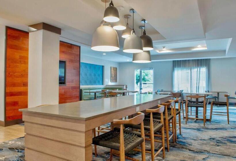 فندق Fairfield Inn & Suites By Marriott Greenwood