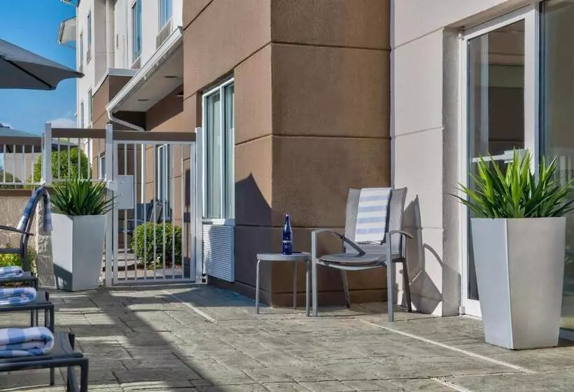 בית מלון כפרי Fairfield Inn & Suites By Marriott Greenwood