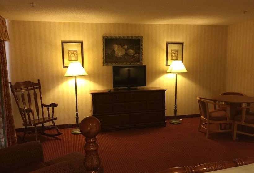 Отель Fredericksburg Hill Country