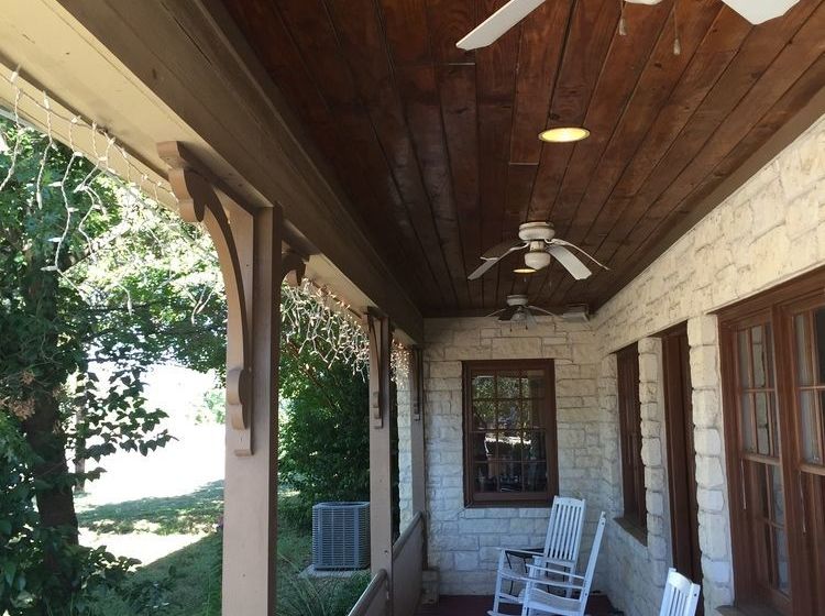 Отель Fredericksburg Hill Country