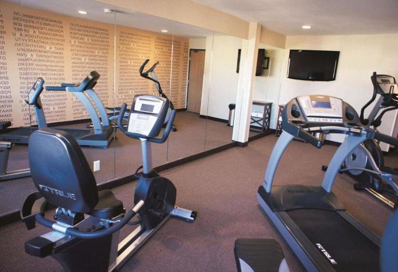 Отель La Quinta Inn & Suites By Wyndham Castle Rock