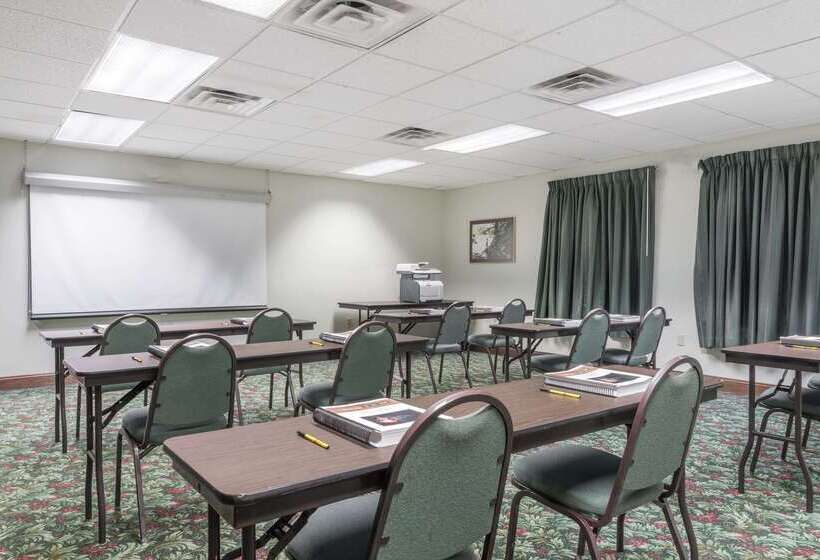 فندق Super 8 By Wyndham Grayson