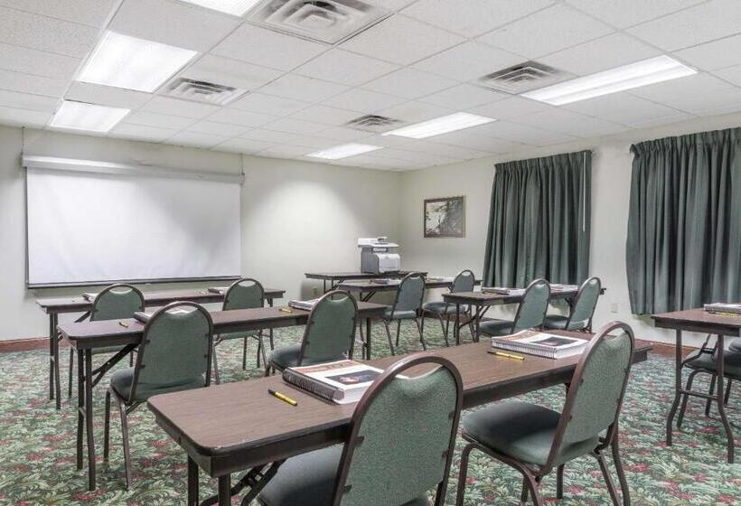 فندق Super 8 By Wyndham Grayson