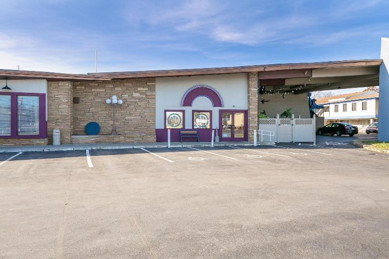 فندق Fairbridge Inn Express North Lima