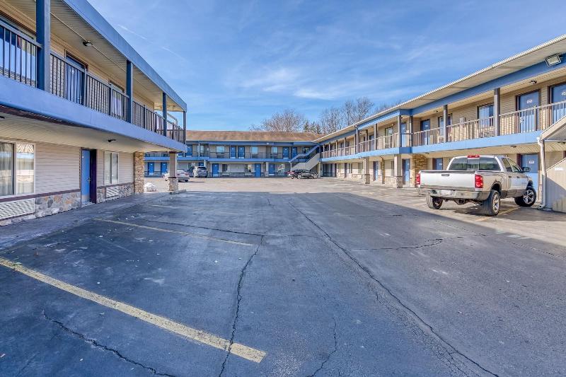 فندق Fairbridge Inn Express North Lima