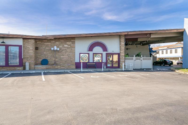 فندق Fairbridge Inn Express North Lima