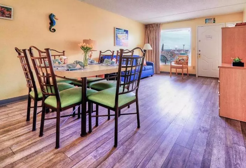 Acacia Beachfront Resort