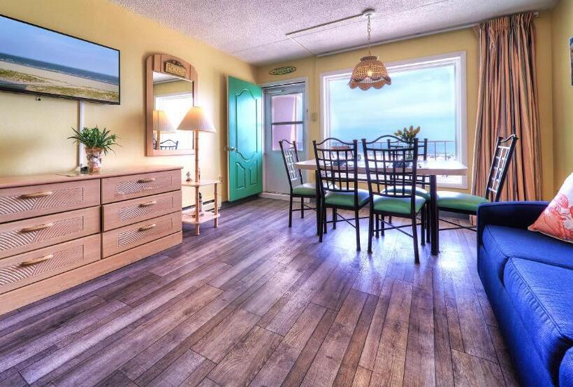 Acacia Beachfront Resort