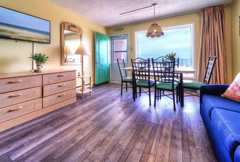 Acacia Beachfront Resort