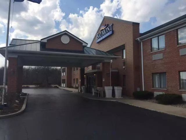 Отель Baymont By Wyndham Mishawaka South Bend Area