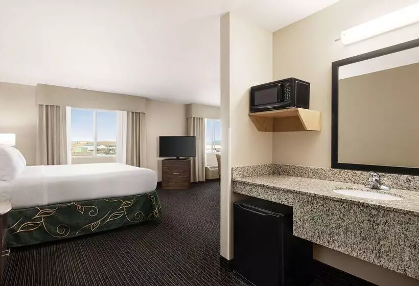 Отель Baymont By Wyndham Rawlins