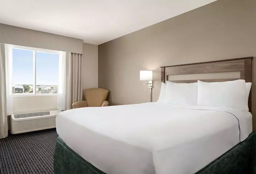 Отель Baymont By Wyndham Rawlins