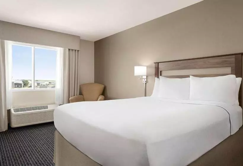 Отель Baymont By Wyndham Rawlins