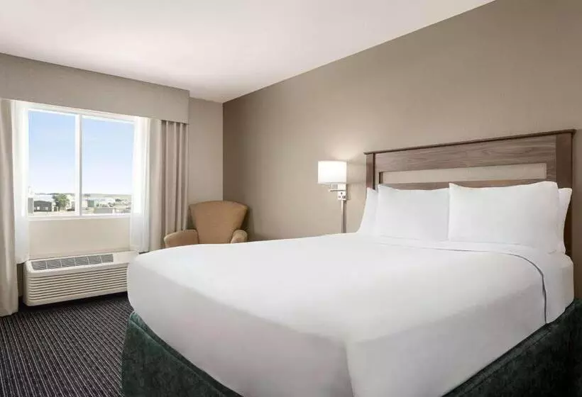 Отель Baymont By Wyndham Rawlins