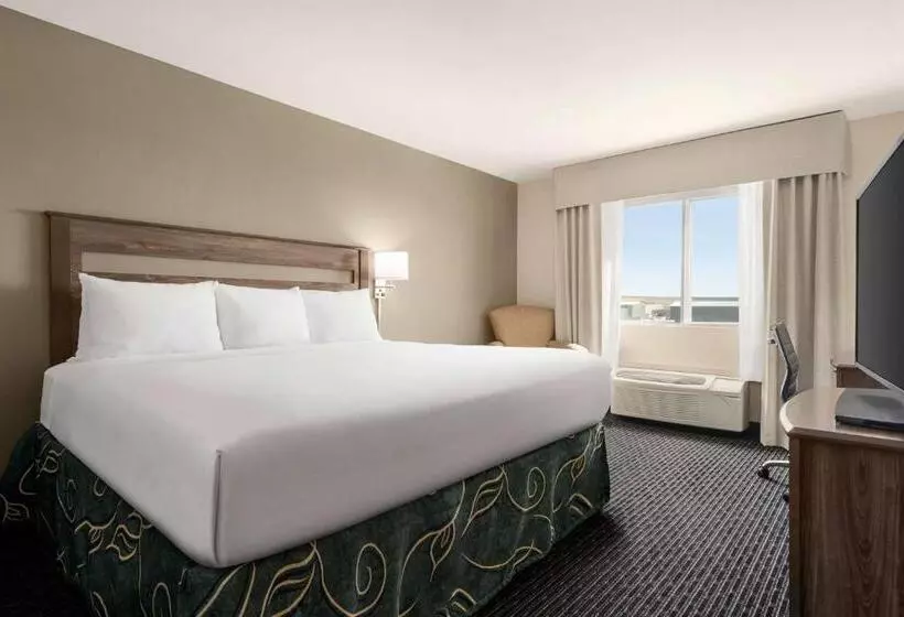 Отель Baymont By Wyndham Rawlins